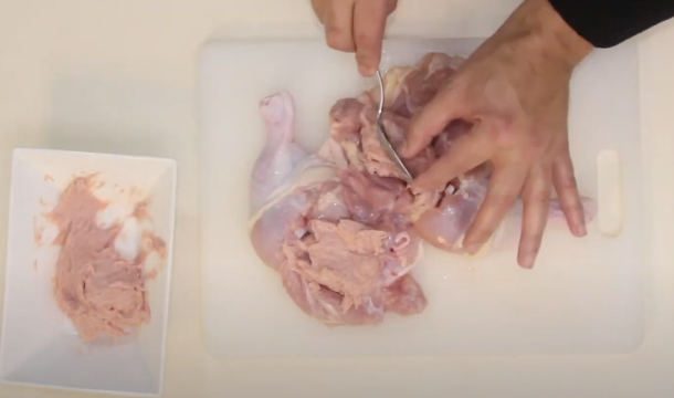 pierna pernil siendo rellenada